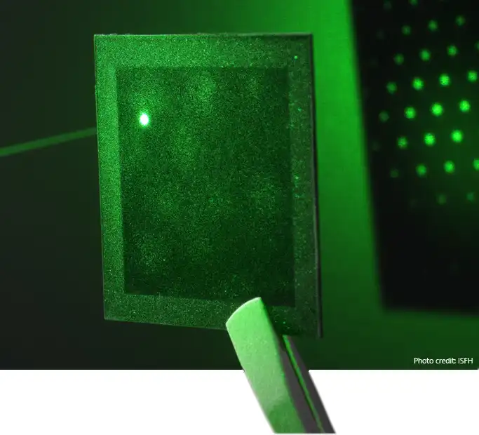 Showcase laser with macroporous silicon