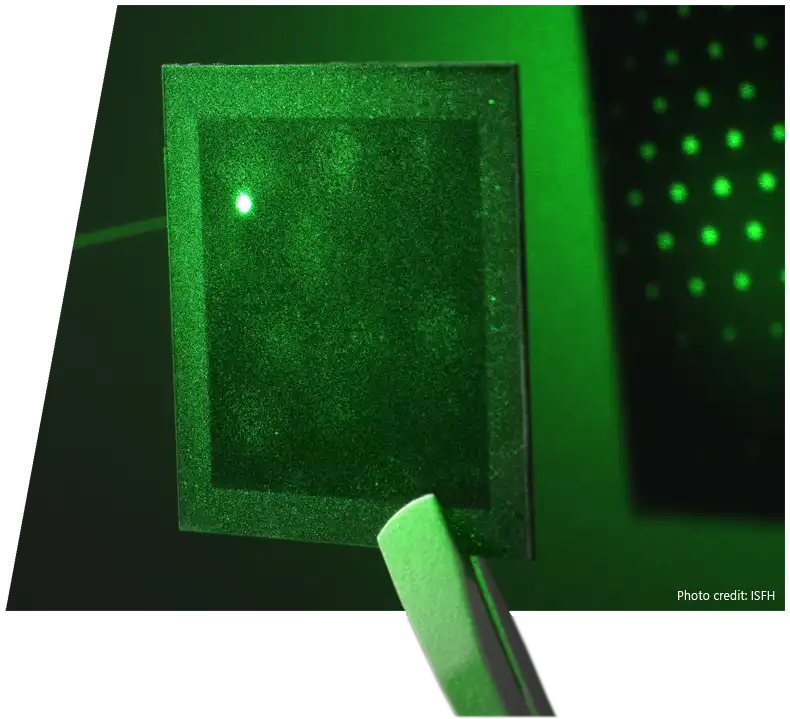 Showcase laser with macroporous silicon